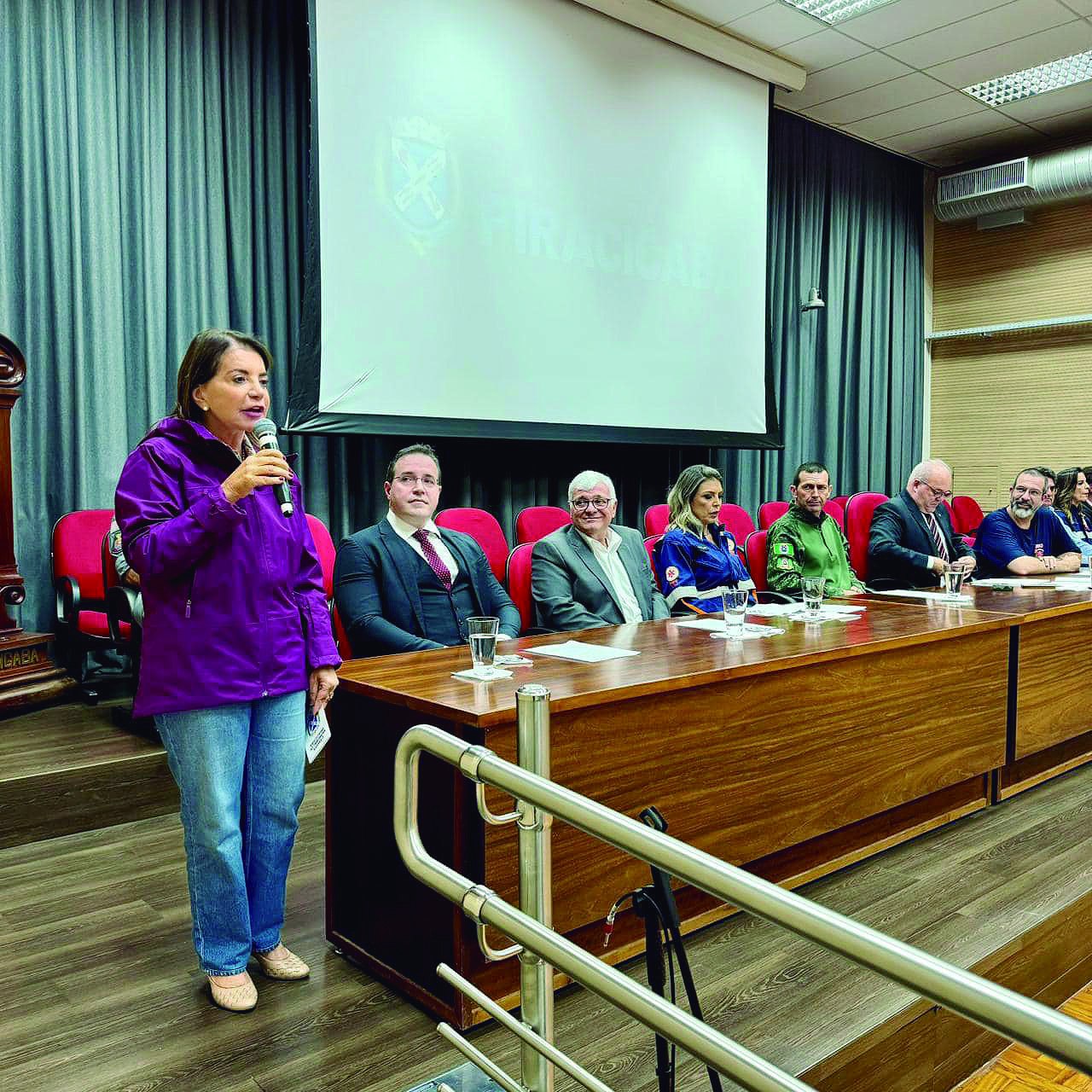 Bebel destaca que o SAMU, um programa público de Estado, foi criado pelo presidente Lula: “não caiu do céu e que isso precisa ser lembrado”

