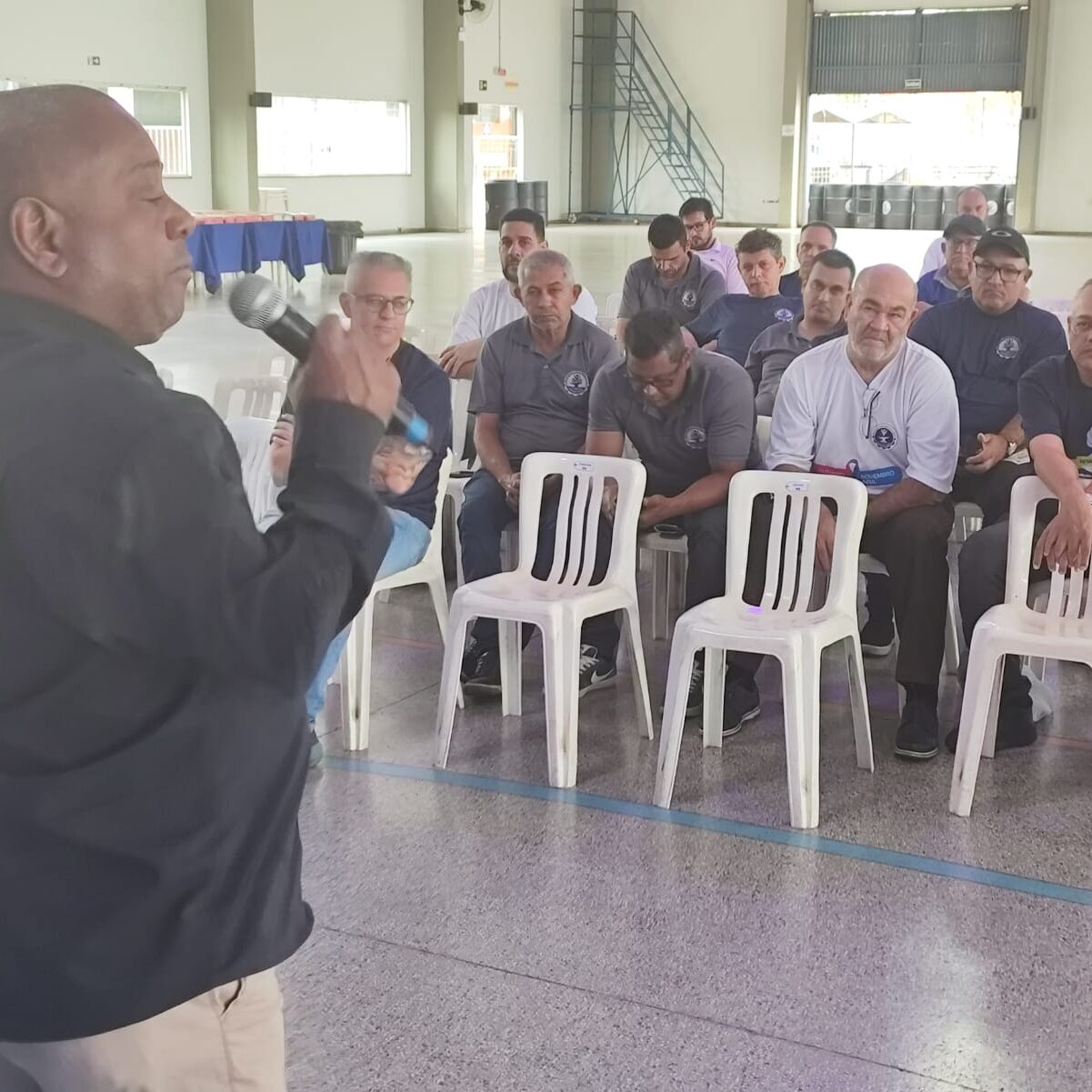 O presidente do Sindicato da Construção, Milton Costa, faz pronunciamento durante a abertura da 26ª Sempat