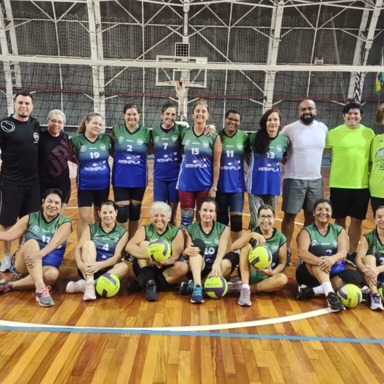 Comissão técnica e atletas do elenco feminino da Selam, categoria 58 feminino