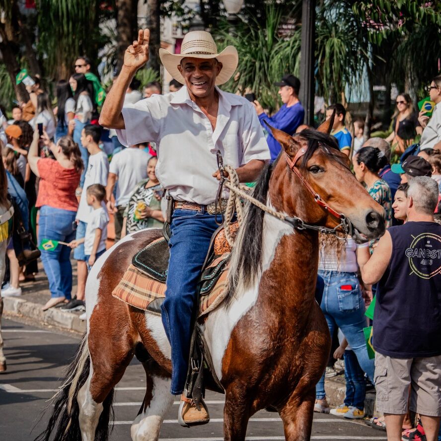 nesta quarta-feira, 20, um tradicional passeio pela cidade fará o “esquenta” do grande evento musical